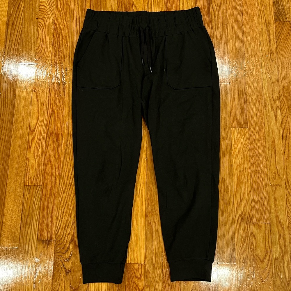 Mondetta Joggers in Black